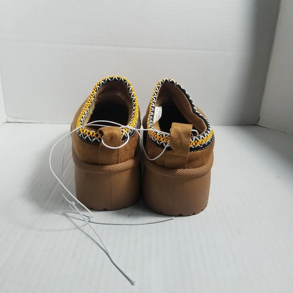 NWT MUDD BROWN PLATFORM CLOG SIZE 7.5
